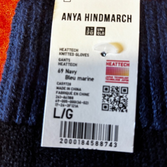 Anya Hindmarch Uniqlo collab navy blue touch of wool heattech knitted gloves NWT - Picture 5 of 8